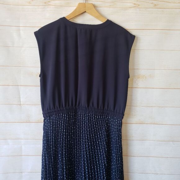 LOFT Henley Top Pleated Skirt Round Neck Cap Sleeve Dress Navy Office Size 6 - Picture 7 of 12
